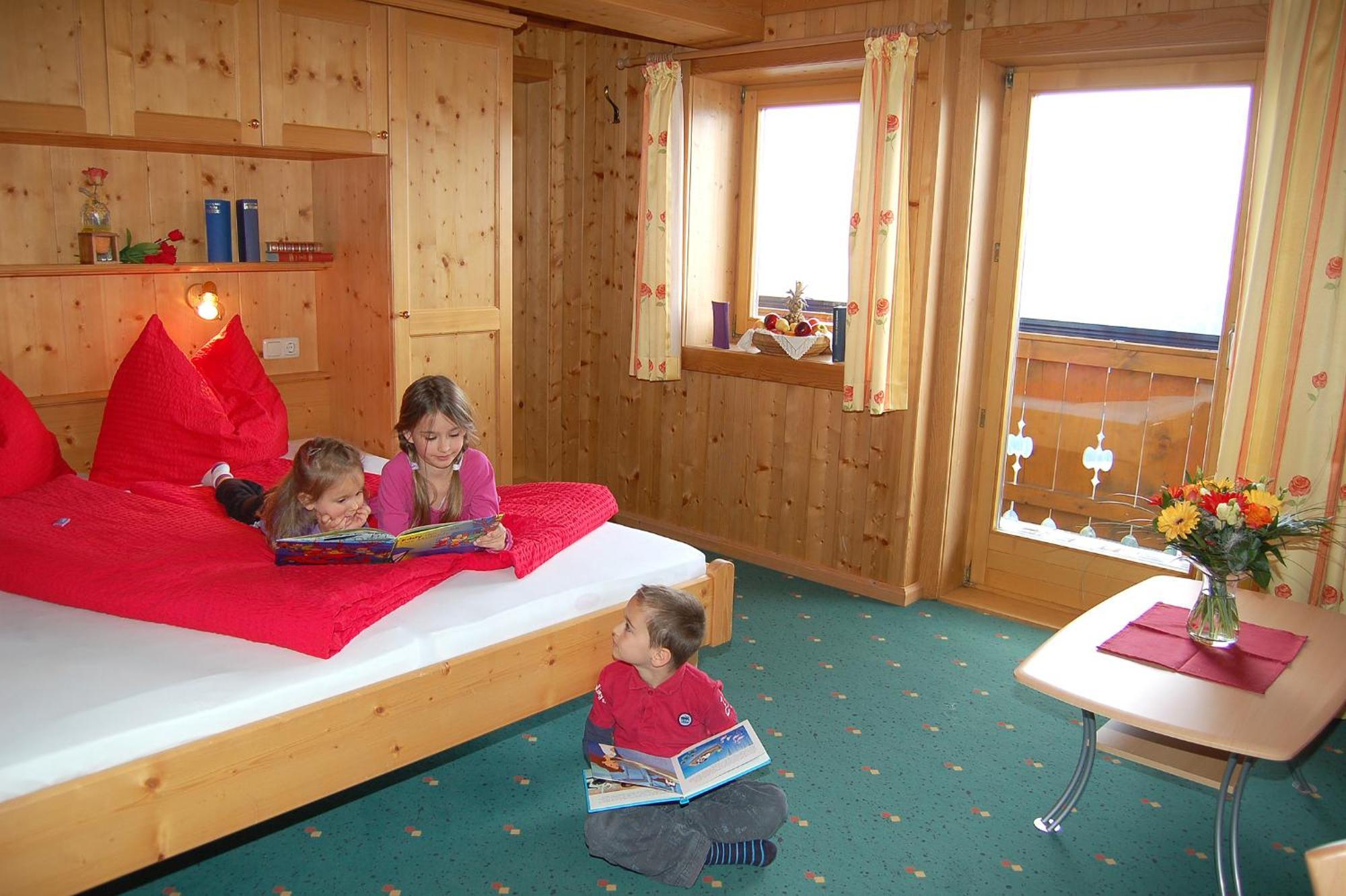 Pension Sonneck Neukirchen am Grossvenediger Luaran gambar