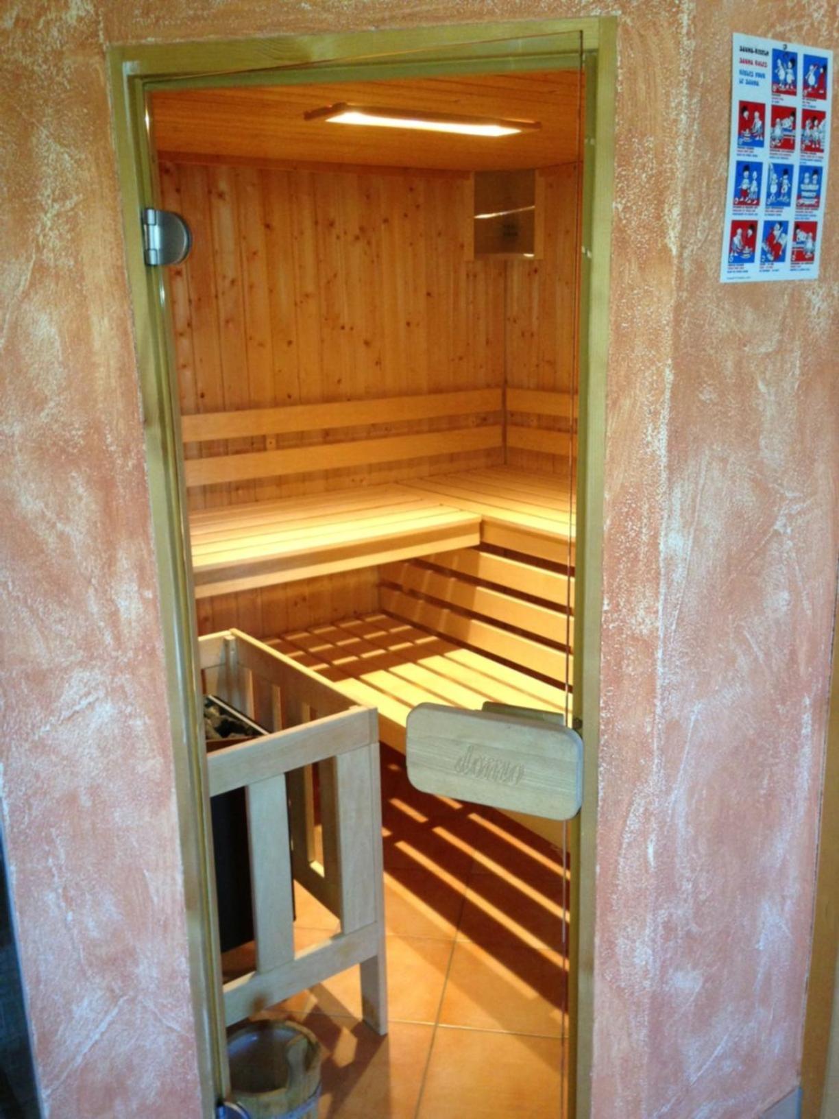 Pension Sonneck Neukirchen am Grossvenediger Luaran gambar